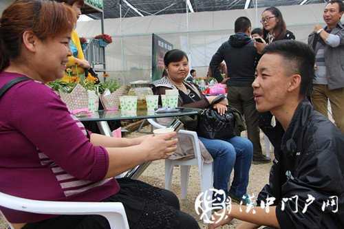“門(mén)戶(hù)君帶你游園賞金菊”活動(dòng)順利舉行