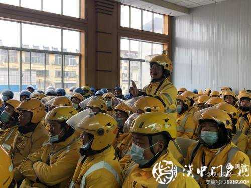 今天，交警為外賣小哥點了份“交通安全餐”