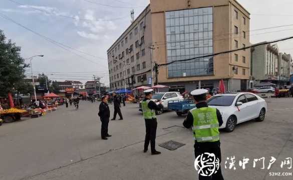 交警一大隊(duì)聯(lián)合多部門開展農(nóng)村道路交通秩序整治行動(dòng)