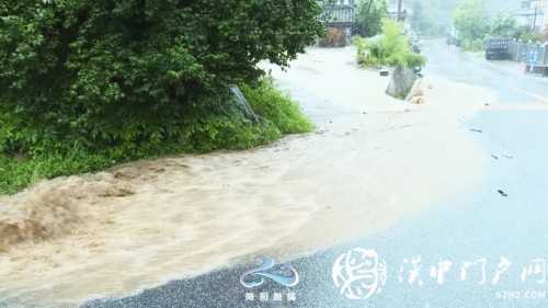 強降雨導致略陽縣部分鄉(xiāng)鎮(zhèn)山體塌方道路受損！