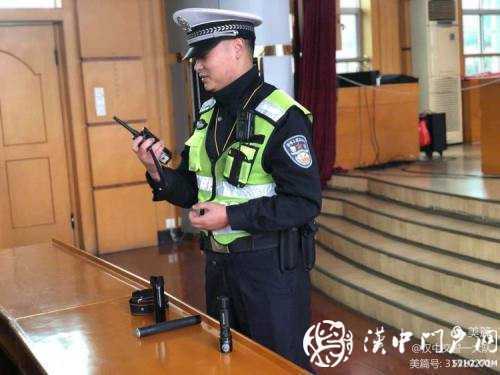 今天，交警為外賣小哥點了份“交通安全餐”