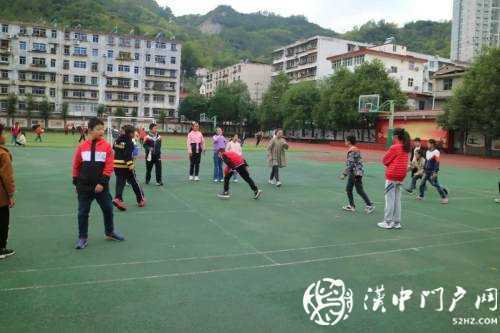 沒(méi)時(shí)間接孩子放學(xué)？略陽(yáng)這所學(xué)校幫你“課后帶娃”