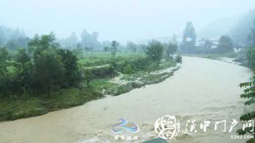 強降雨導致略陽縣部分鄉(xiāng)鎮(zhèn)山體塌方道路受損！