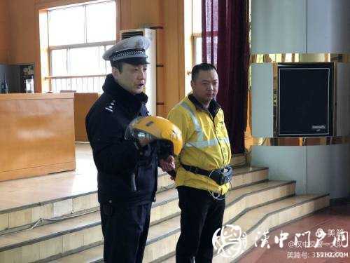 今天，交警為外賣小哥點了份“交通安全餐”