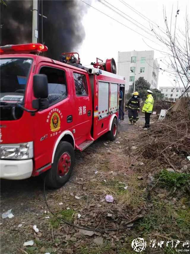 “跟我走！”漢中交警爭分奪秒開辟救火“綠色通道”