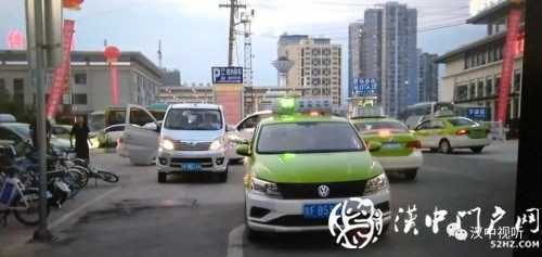 司機(jī)師傅請(qǐng)注意！在漢中這里亂停車罰2000元