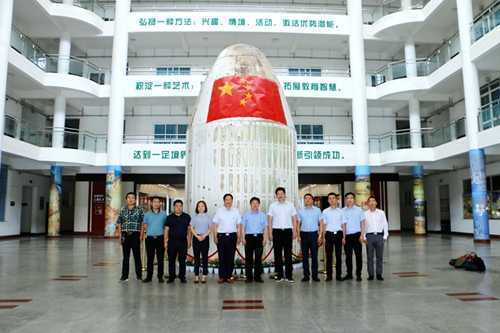 西安汽車職業(yè)大學(xué)一行赴漢中市龍崗學(xué)校考察交流