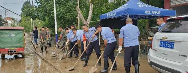 暴雨過后，寧強(qiáng)全城清淤正忙！