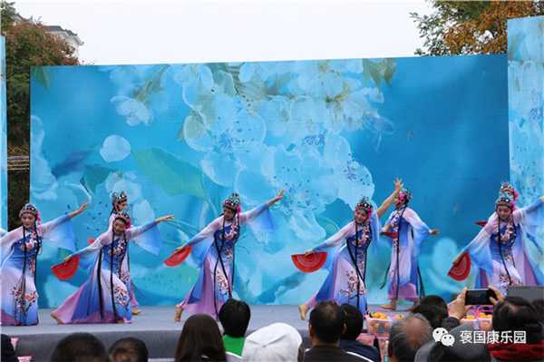 情濃重陽 老少同樂——褒國康樂園重陽演唱會(huì)”在褒國古鎮(zhèn)舉行