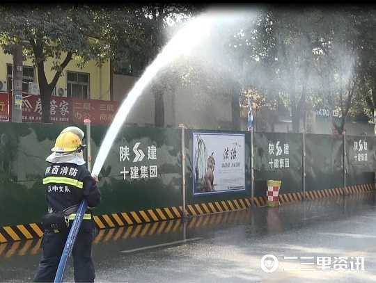 漢中城區(qū)一燃?xì)夤艿辣煌谄?！天然氣大量泄漏，太驚險(xiǎn)了！