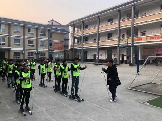 漢臺區(qū)舒家營中學寒假期間持續(xù)開展青少年運動員越野滑輪訓練備戰(zhàn)市運會