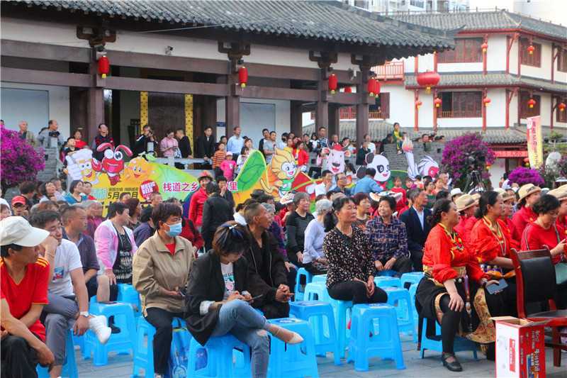 啤酒龍蝦美食嗨翻天！2021褒國古鎮(zhèn)第三屆啤酒龍蝦節(jié)盛大的啟幕