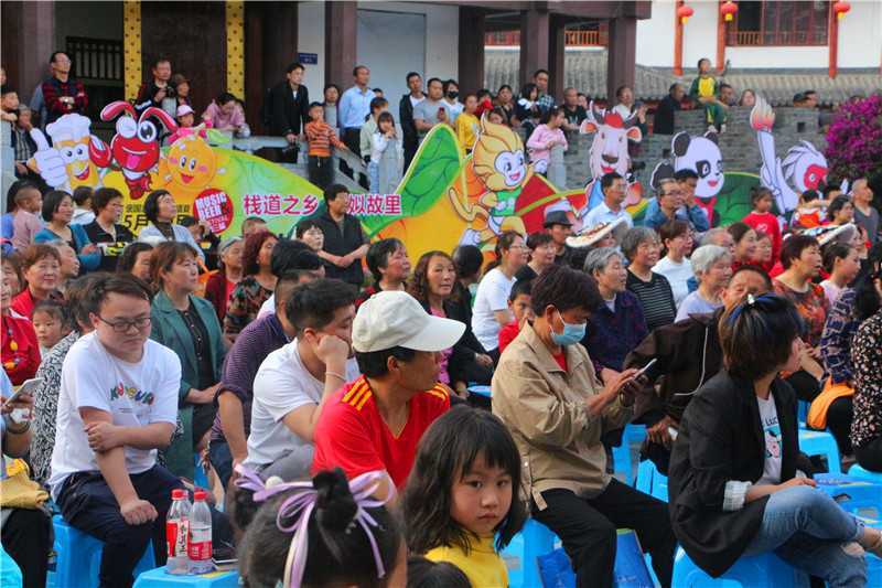 啤酒龍蝦美食嗨翻天！2021褒國古鎮(zhèn)第三屆啤酒龍蝦節(jié)盛大的啟幕