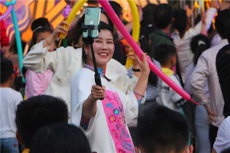 啤酒龍蝦美食嗨翻天！2021褒國古鎮(zhèn)第三屆啤酒龍蝦節(jié)盛大的啟幕