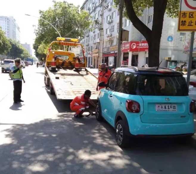 無(wú)牌還違停？拖移沒(méi)商量！