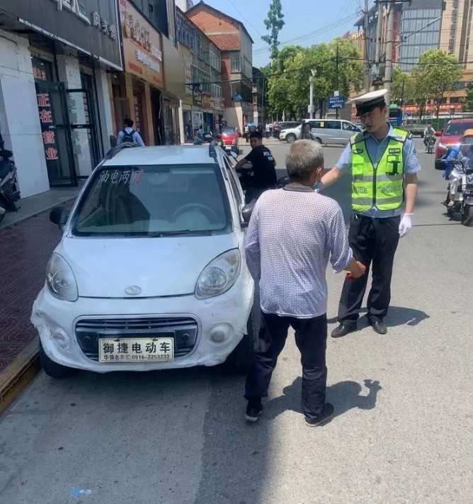 無(wú)牌還違停？拖移沒(méi)商量！
