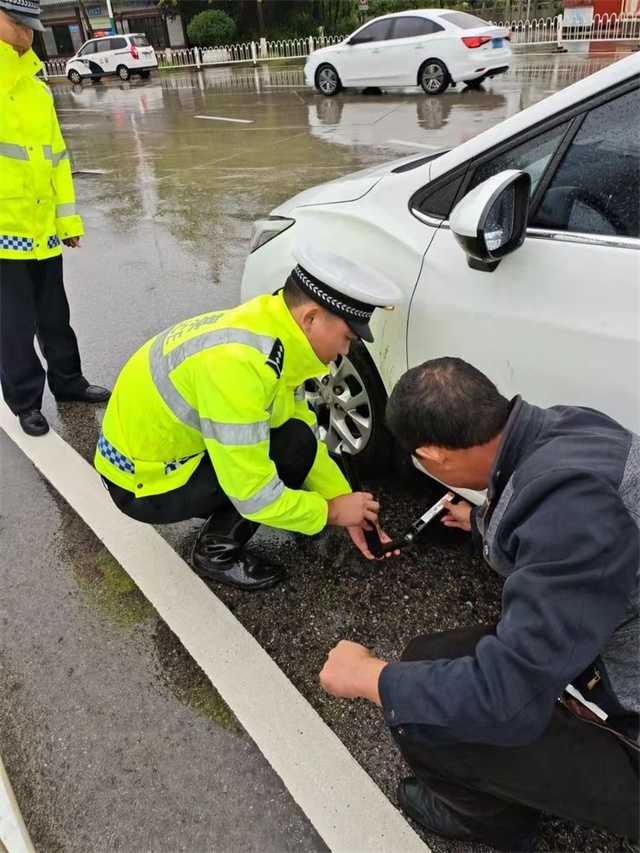 68小時堅守！漢中交警大隊圓滿完成國慶假期道路交通安保任務"