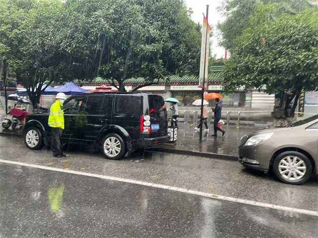 68小時堅守！漢中交警大隊圓滿完成國慶假期道路交通安保任務"