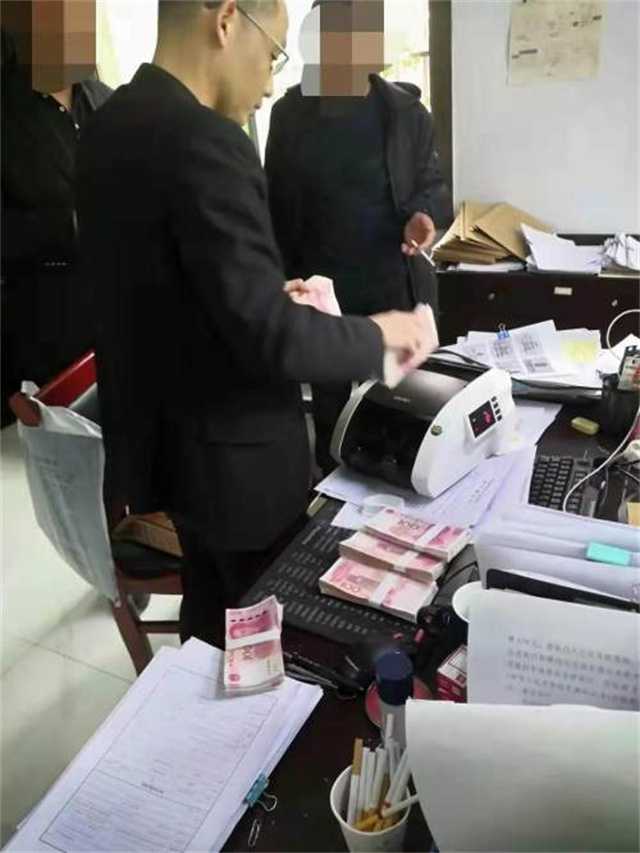 貸款逾期被起訴，判決后仍無動(dòng)于衷，洋縣一“老賴”被拘15日！