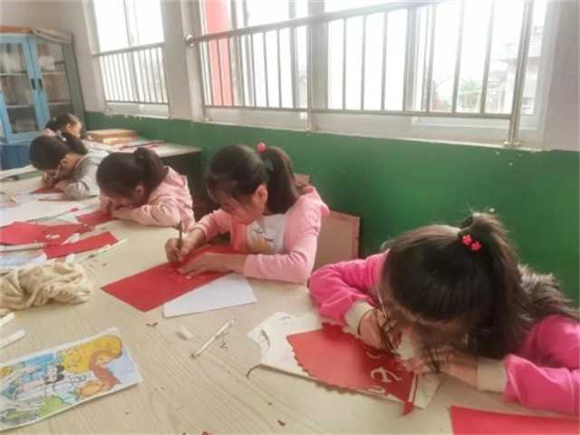 傳承紅色基因！漢中一小學(xué)建起了黨史學(xué)習(xí)特色教室