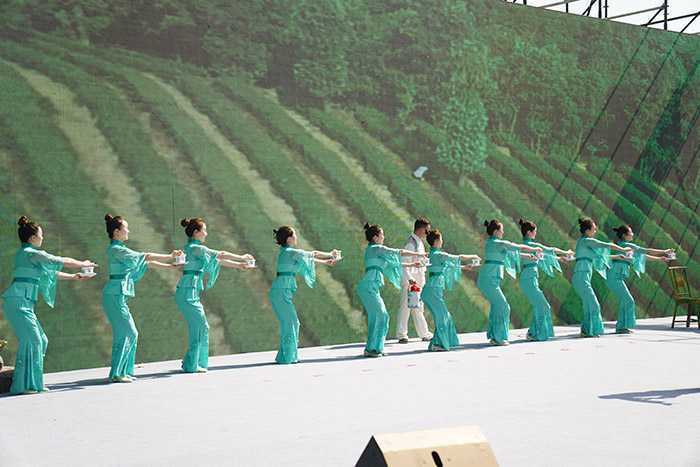 2023中國最美油菜花海鎮(zhèn)巴旅游文化節(jié)盛大開幕