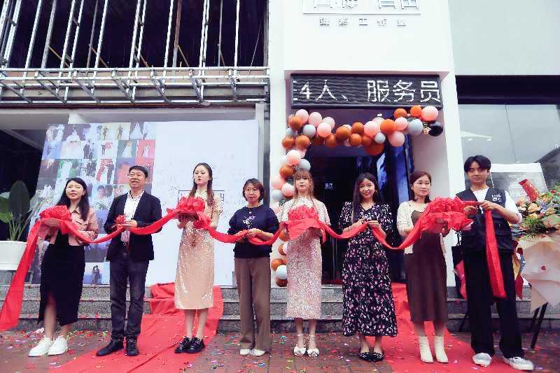 漢中婚紗攝影新地標(biāo)：“山海·自由”婚攝攝影工作室盛裝開業(yè)