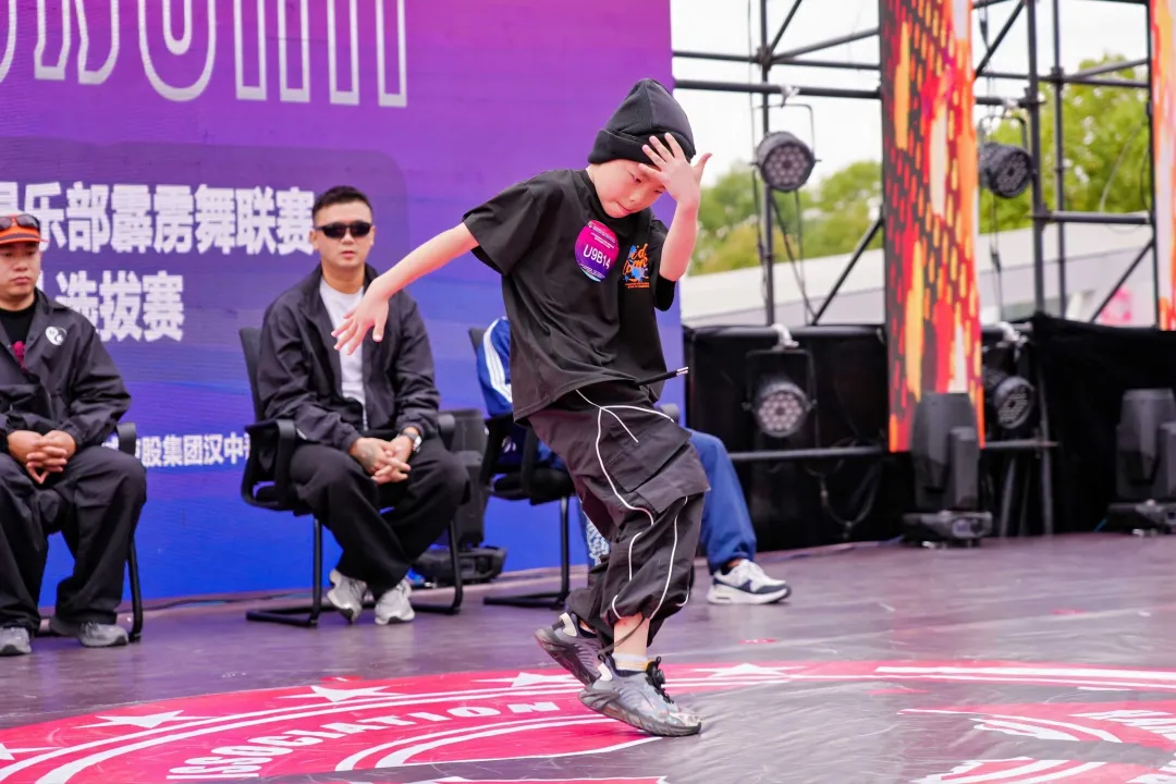 體育流量變經(jīng)濟(jì)增量！“賽事經(jīng)濟(jì)”燃動(dòng)漢中！