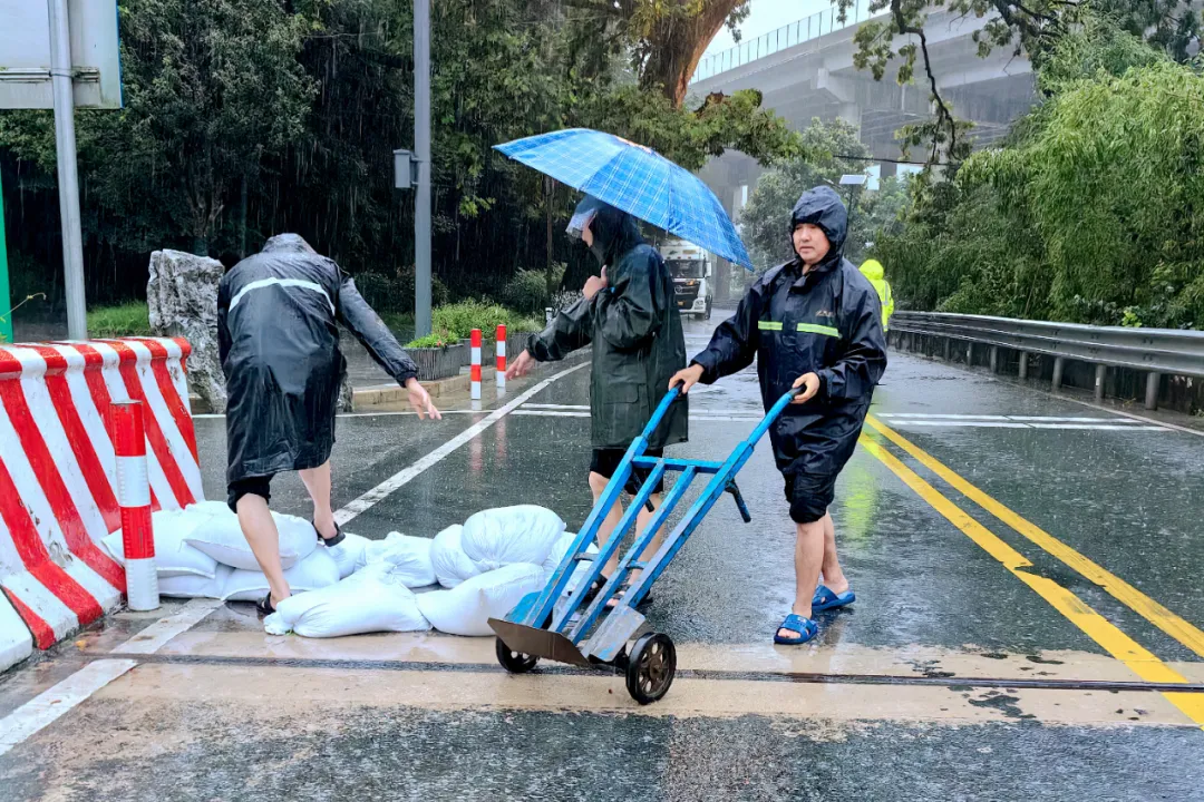 漢中撤離7349戶17513人，多條道路交通管制