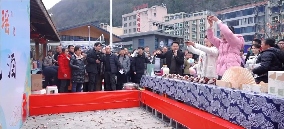 我們的節(jié)日·歡樂中國年丨鎮(zhèn)巴：民俗文化盛宴，同慶喜樂新春！