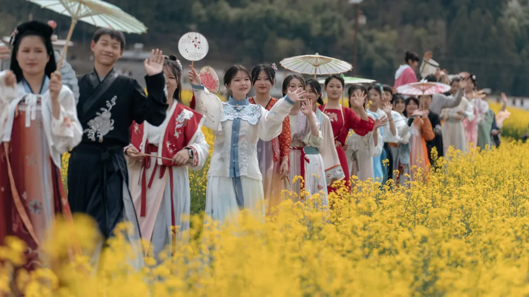 2025漢中鎮(zhèn)巴春日盛宴，解鎖油菜花海文旅新玩法！