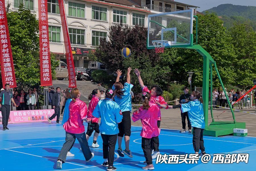 2024年漢中市寧強(qiáng)縣羌州繡娘鄉(xiāng)村籃球賽在胡家壩鎮(zhèn)激情開賽