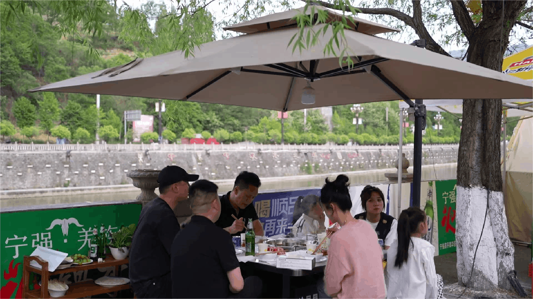 寧強(qiáng)縣第二屆羌族火鍋美食季啟幕！熱辣鮮香點(diǎn)燃漢江源→