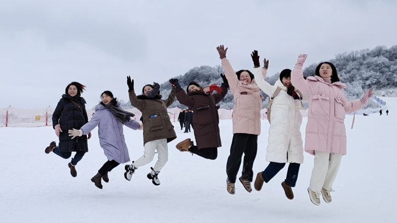 漢中市冰雪嘉年華南鄭分會(huì)場暨龍頭山第六屆云端冰雪季盛大啟幕插圖4