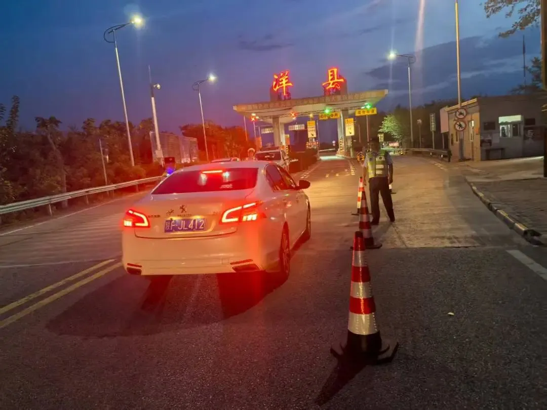 漢中高速交警嚴(yán)厲打擊各類重點(diǎn)交通違法行為！