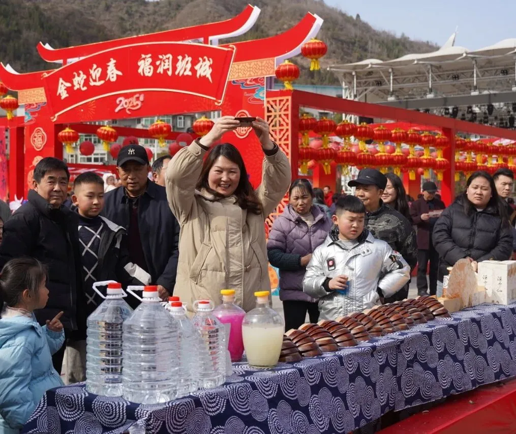 我們的節(jié)日·歡樂中國年丨鎮(zhèn)巴：民俗文化盛宴，同慶喜樂新春！