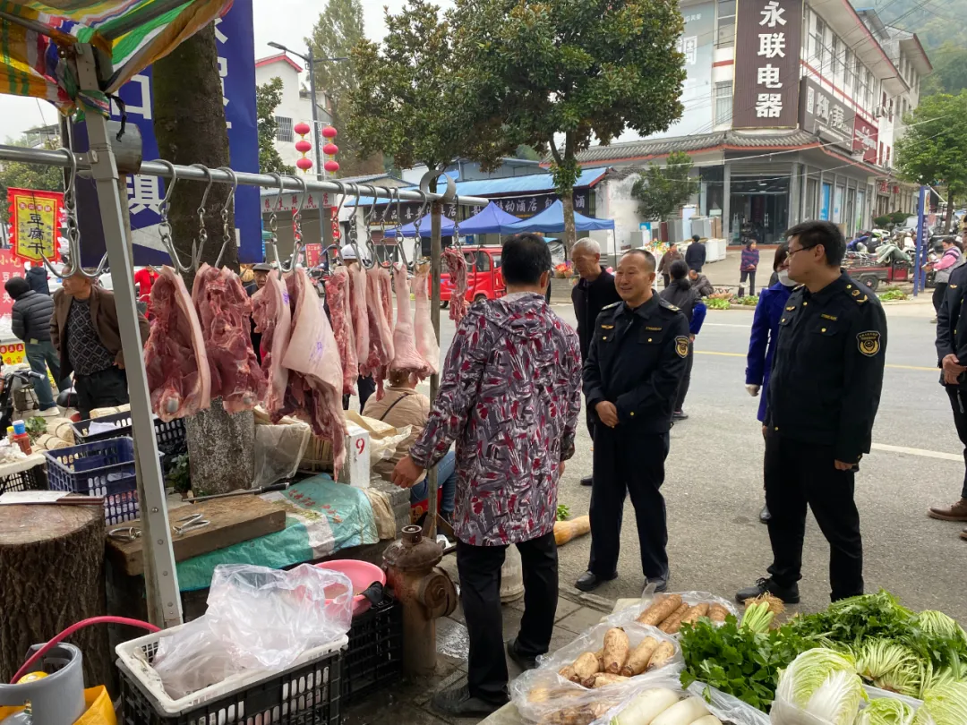 發(fā)現(xiàn)食品安全問(wèn)題120條！漢中8戶商家被當(dāng)場(chǎng)處罰