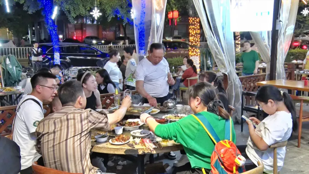 客流增長245%！漢中五一“夜經濟”爆火