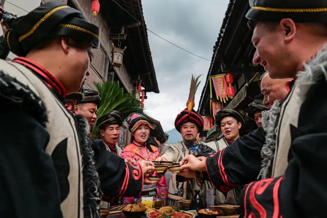 中國(guó)·青木川第七屆千人百桌輔唐宴開(kāi)席