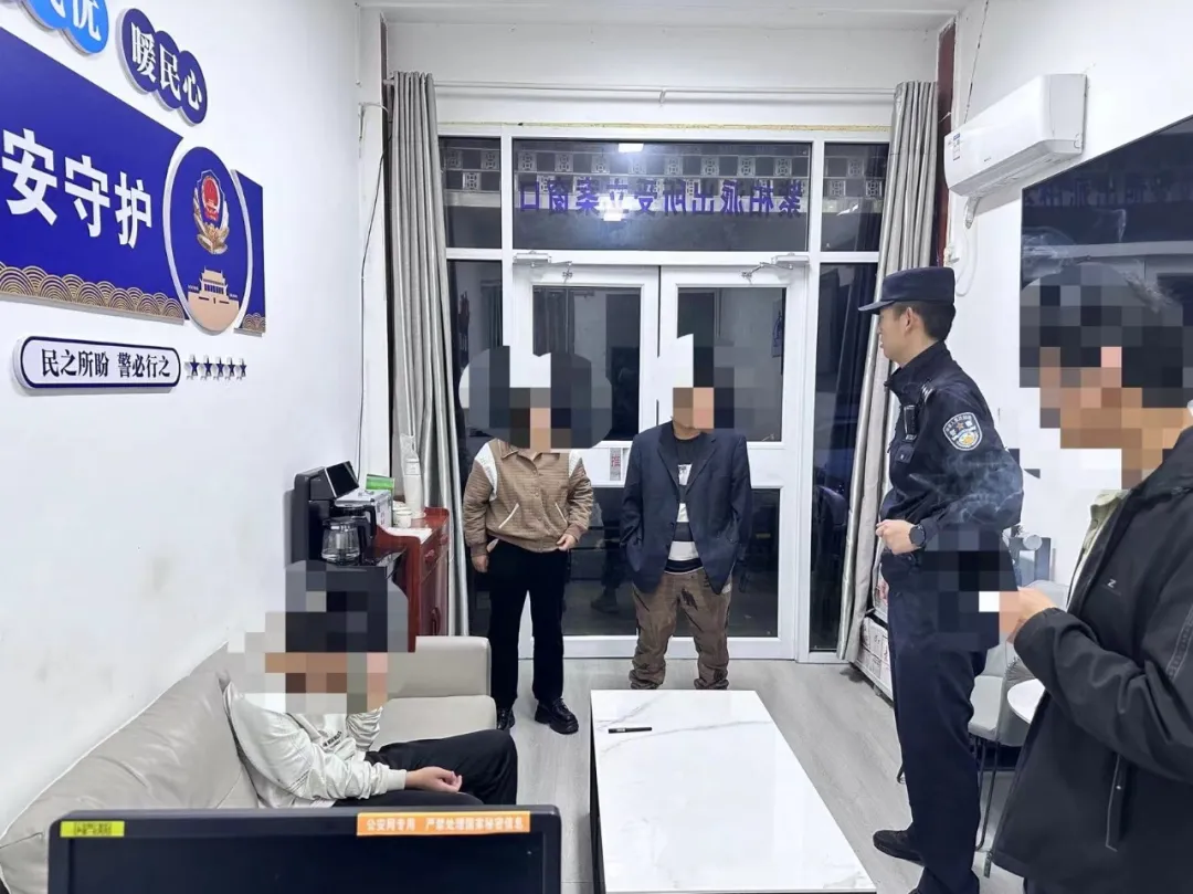 “熊孩子”雨夜離家出走，民警全力尋找4小時(shí)終找回