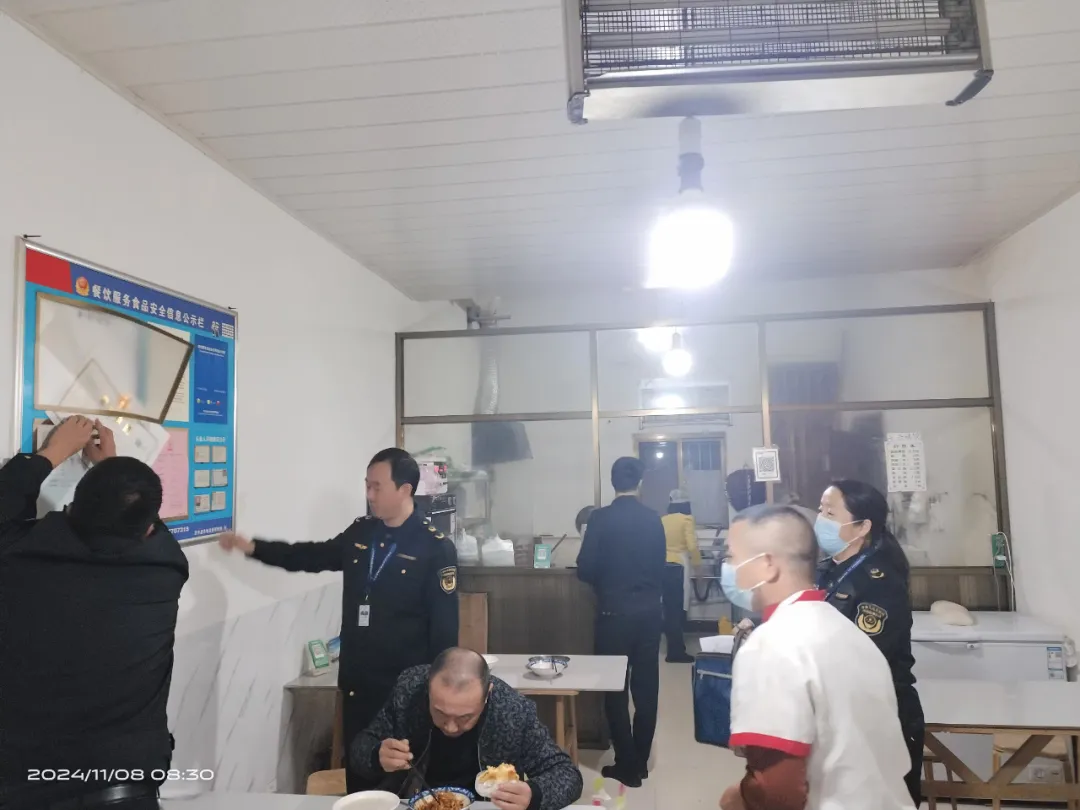 發(fā)現(xiàn)食品安全問(wèn)題120條！漢中8戶商家被當(dāng)場(chǎng)處罰