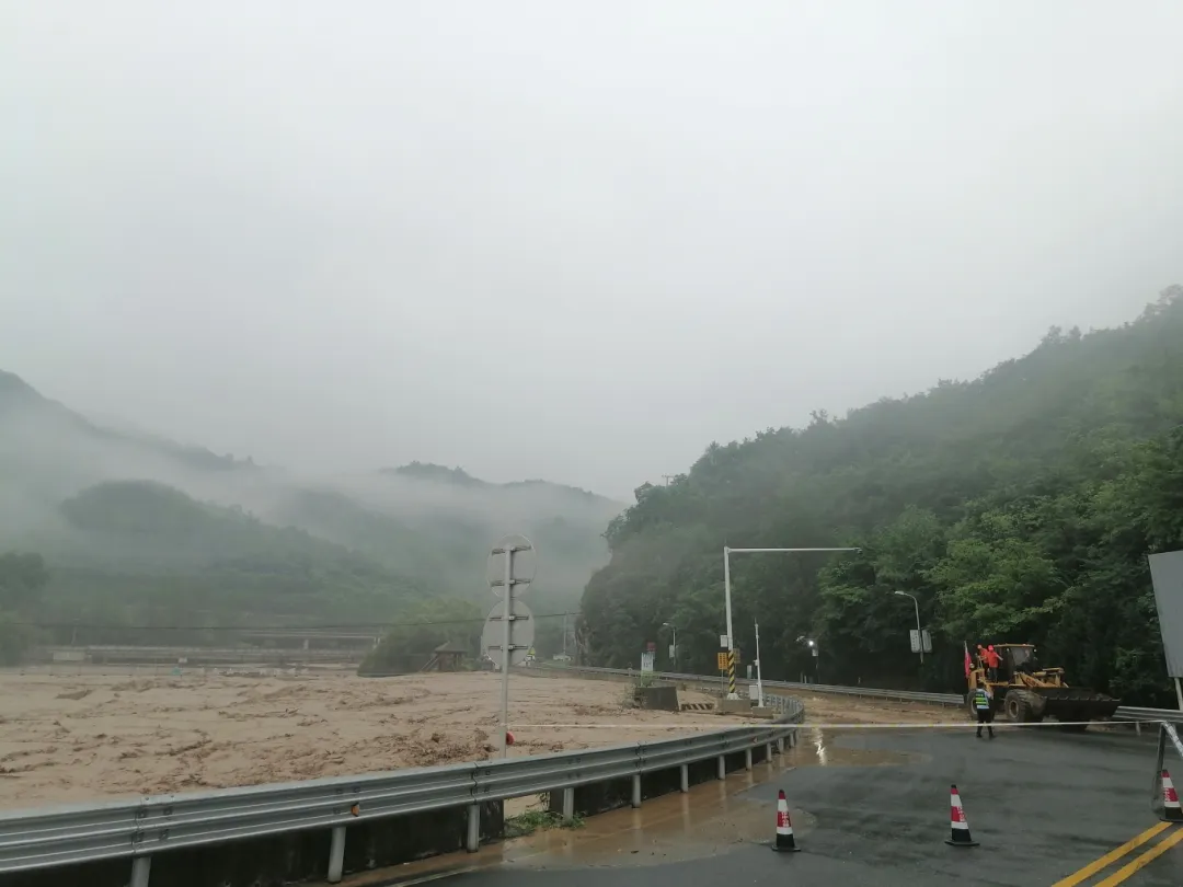 漢中撤離7349戶17513人，多條道路交通管制