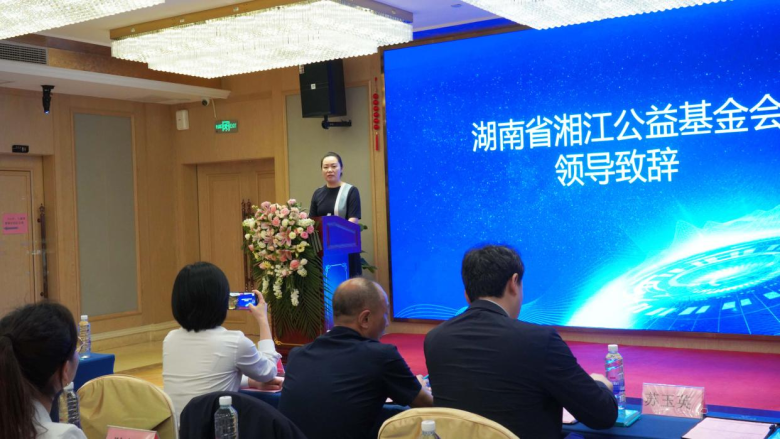 群英薈聚 共話發(fā)展丨漢中愛爾眼科成功舉辦2024年漢中市疑難眼病基層眼科醫(yī)生規(guī)范診療培訓(xùn)暨第二屆眼科專業(yè)委員會“眼視光與屈光手術(shù)學(xué)組”學(xué)術(shù)論壇圓滿落幕插圖6
