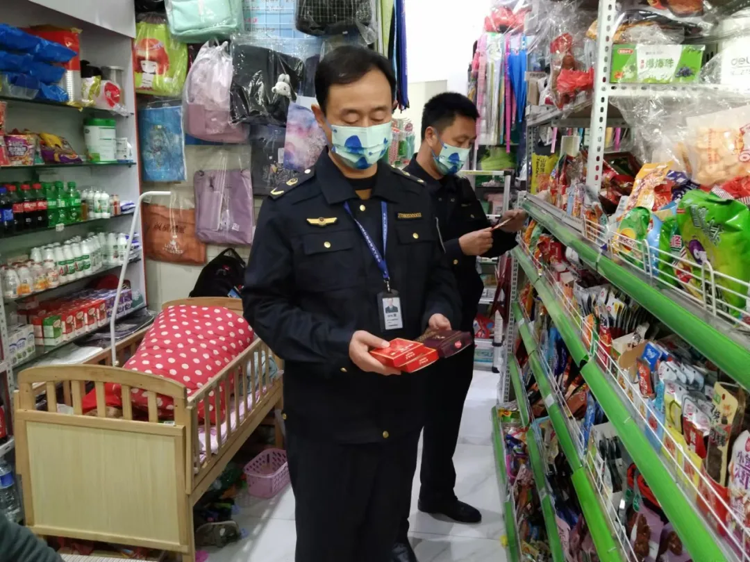 發(fā)現(xiàn)食品安全問(wèn)題120條！漢中8戶商家被當(dāng)場(chǎng)處罰