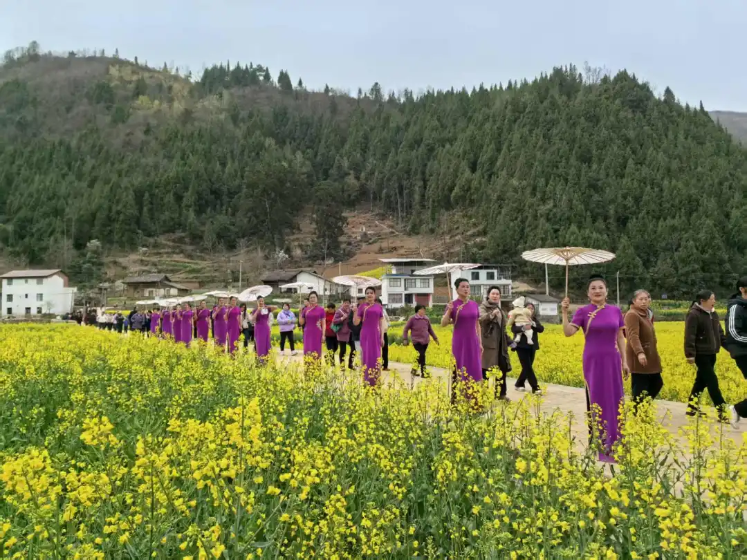 2025年全國春季“村晚”示范展示暨陜南民歌實景劇《風起巴山》首演圓滿落幕！