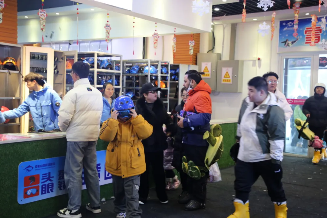 滑雪、戲雪、賞民俗！留壩景區(qū)“上才藝”