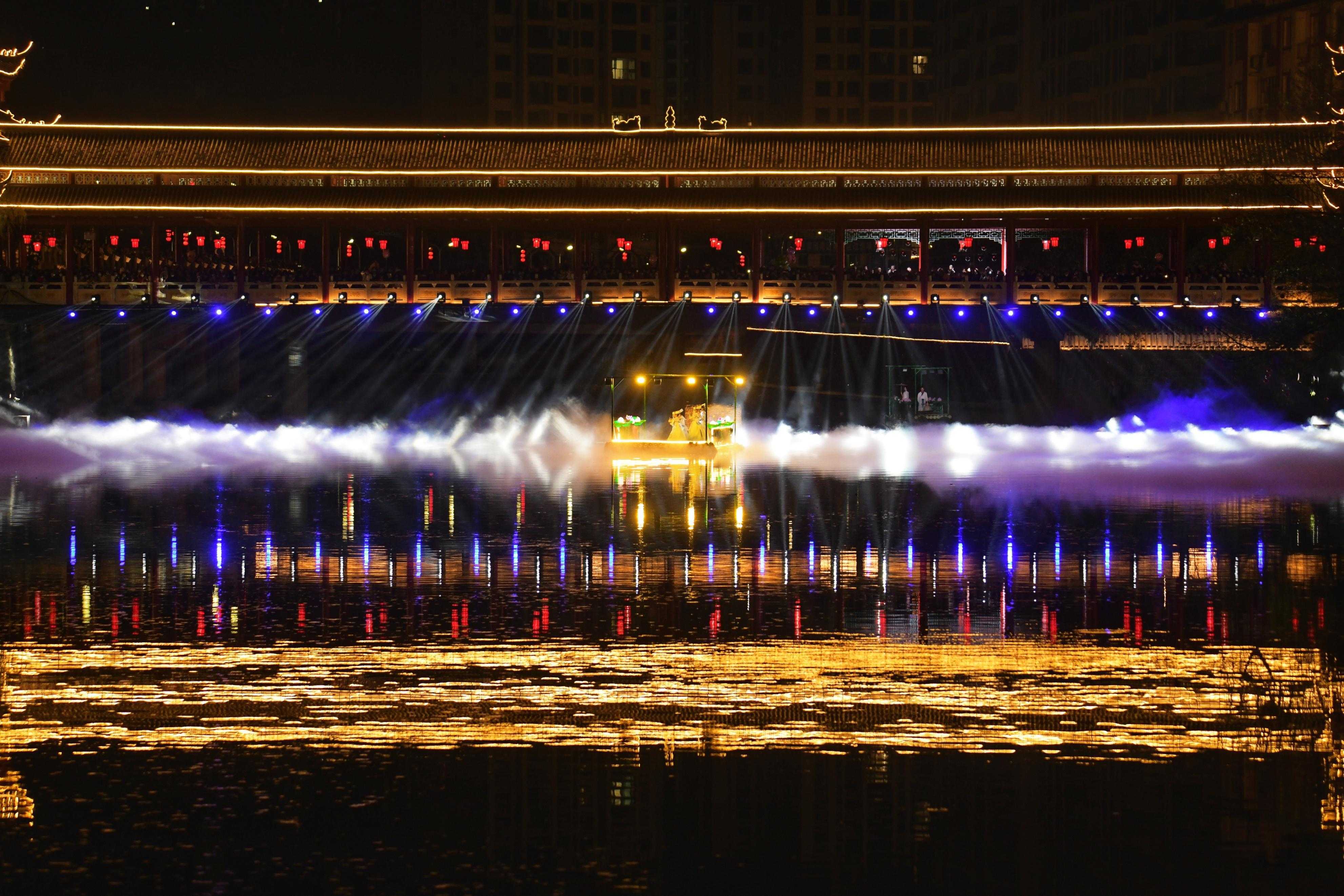 寧強(qiáng)“羌風(fēng)漢韻·夢回寧強(qiáng)”印象羌城水上夜游順利啟航