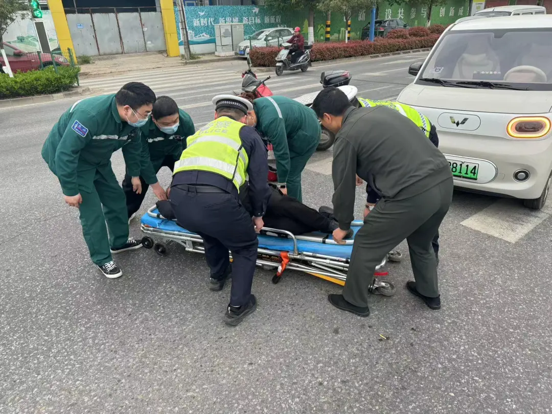 漢中警醫(yī)齊攜手，共同救助車禍人員