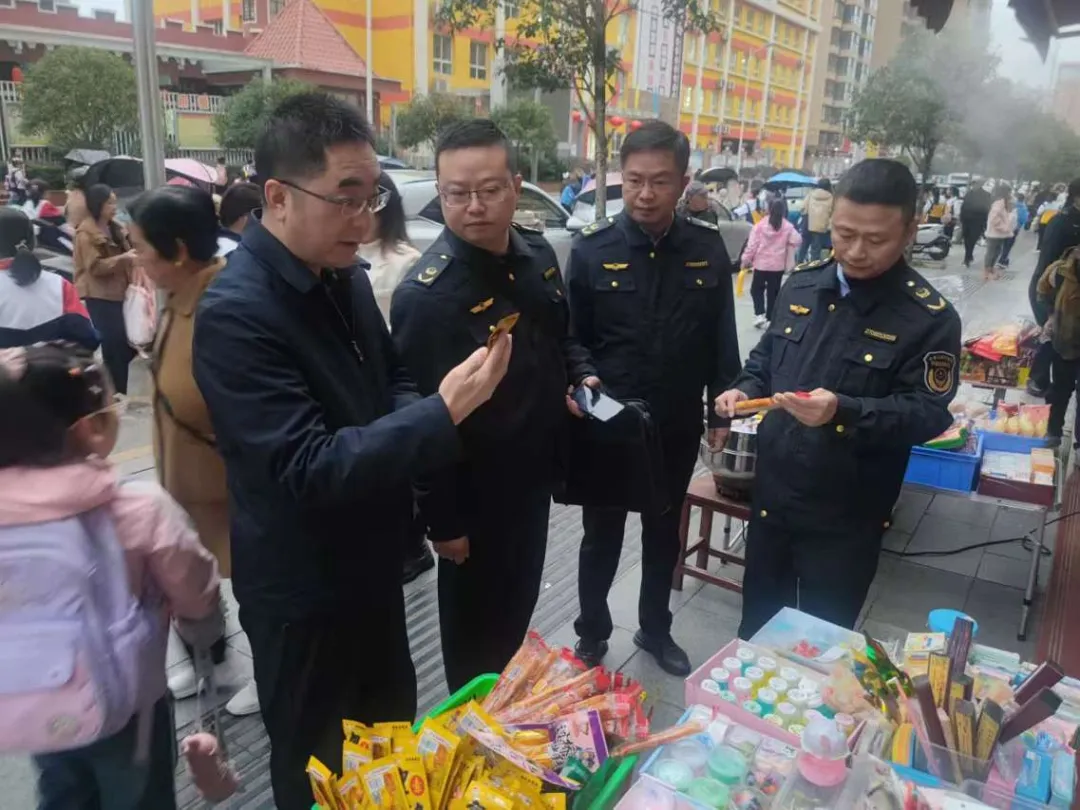 發(fā)現(xiàn)食品安全問(wèn)題120條！漢中8戶商家被當(dāng)場(chǎng)處罰