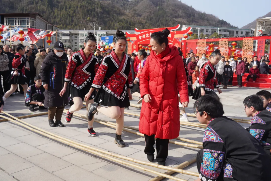 我們的節(jié)日·歡樂中國年丨鎮(zhèn)巴：民俗文化盛宴，同慶喜樂新春！
