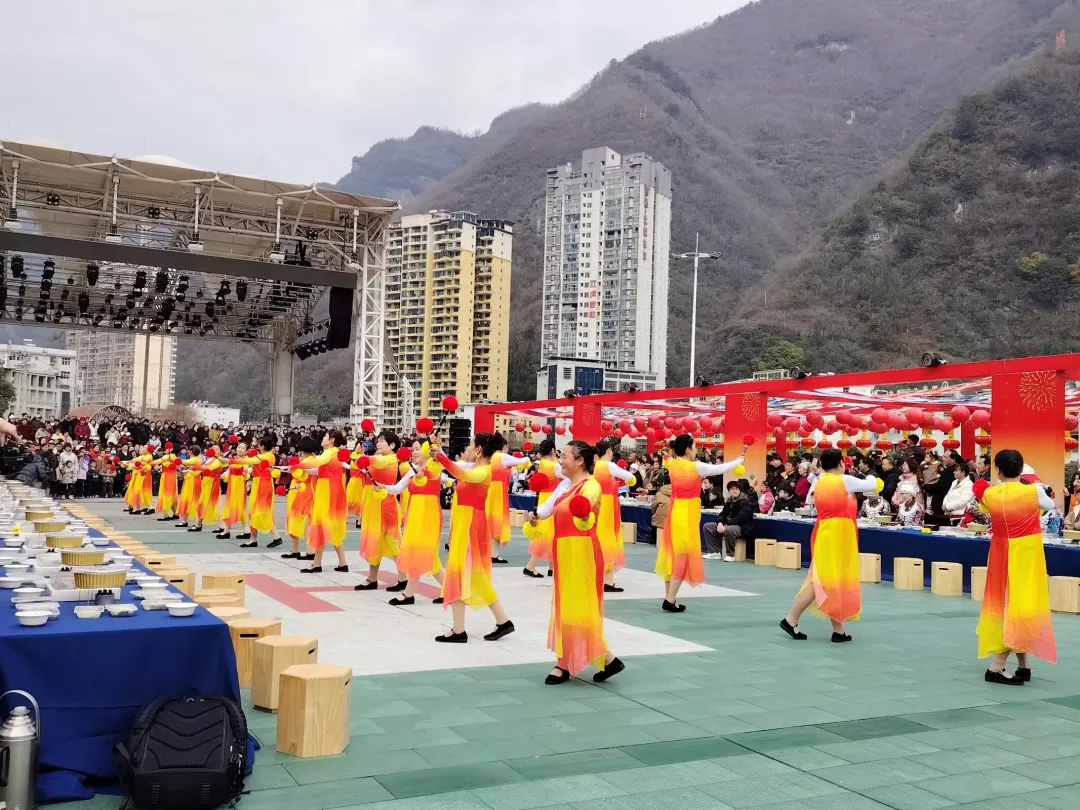 我們的節(jié)日·歡樂中國年丨鎮(zhèn)巴：民俗文化盛宴，同慶喜樂新春！